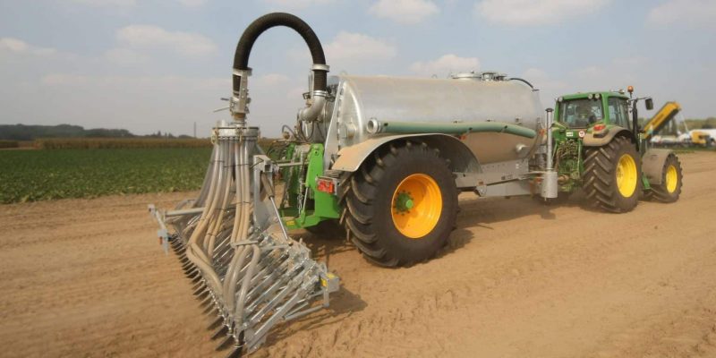 epandeur fumier800x400 1 1536x768 1